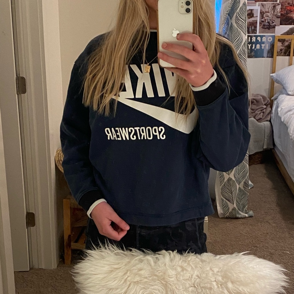 NIKE Woman’s Crew Neck in Teal